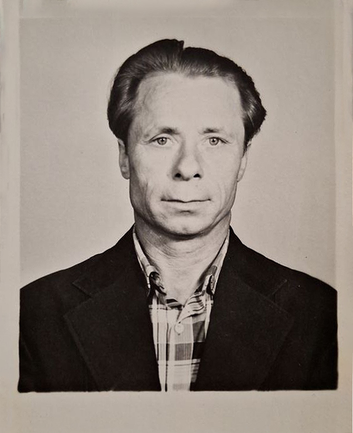 Владимир Петрович, отец Ирины