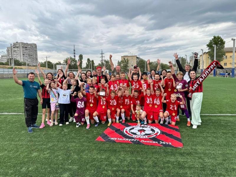    Липецкие футболисты стали триумфаторами первенства СФФ Центр Управление физической культуры и спорта Липецкой области
