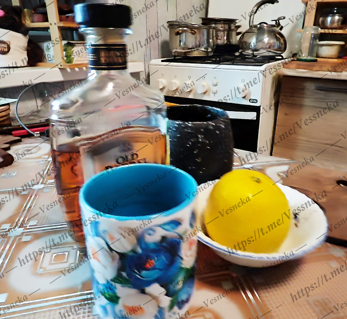 Фото автора. Оно  было сделано потом, как постановочное. Та самая кружка...