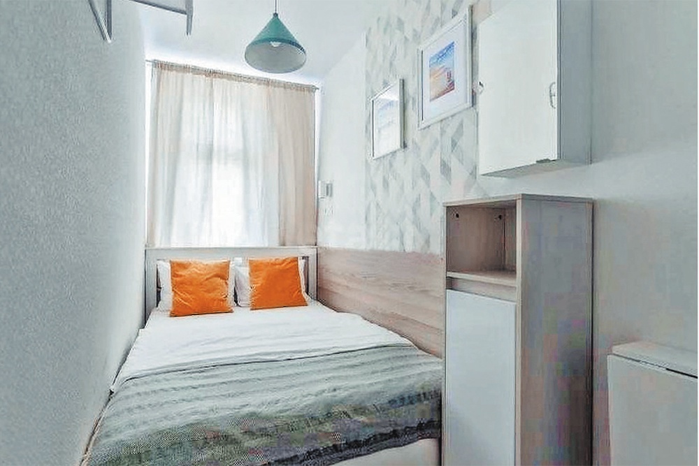 Как-то так, только без окна.