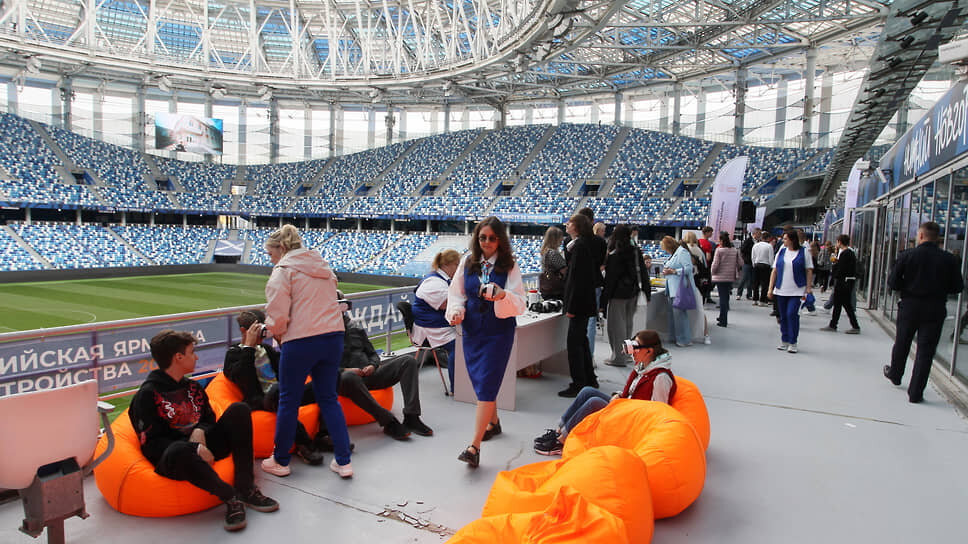 Балкон для стендов ярмарки на трибуне стадиона.📷Фото: Роман Яровицын / Коммерсантъ