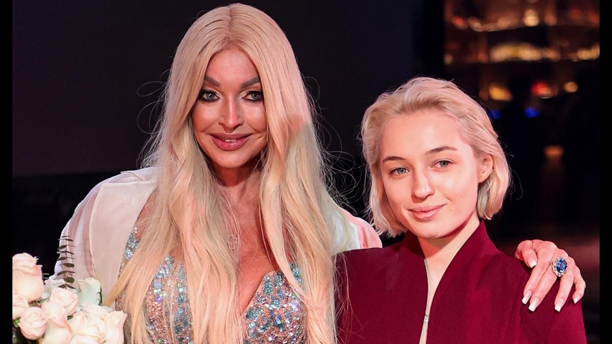 Волочкова с дочкой 