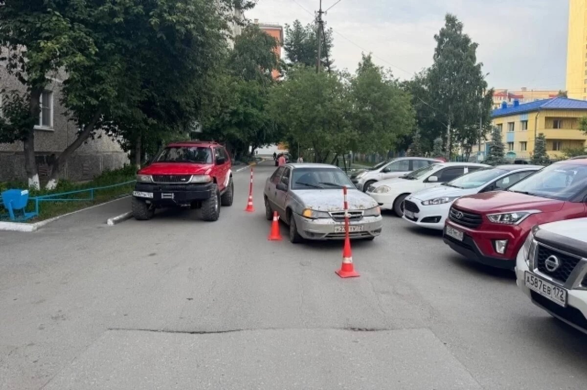    В Тюмени автомобиль сбил восьмилетнюю девочку