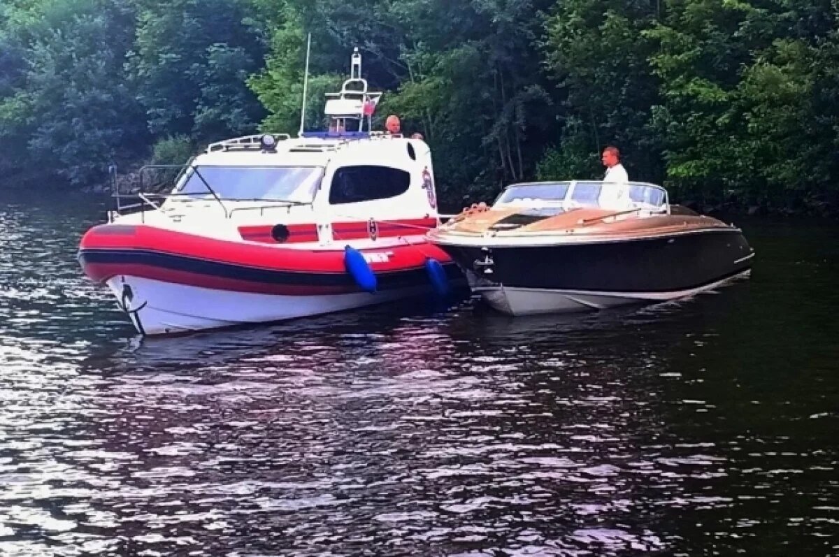    В акватории в Химках ищут выпавшего из катера 5-летнего ребенка