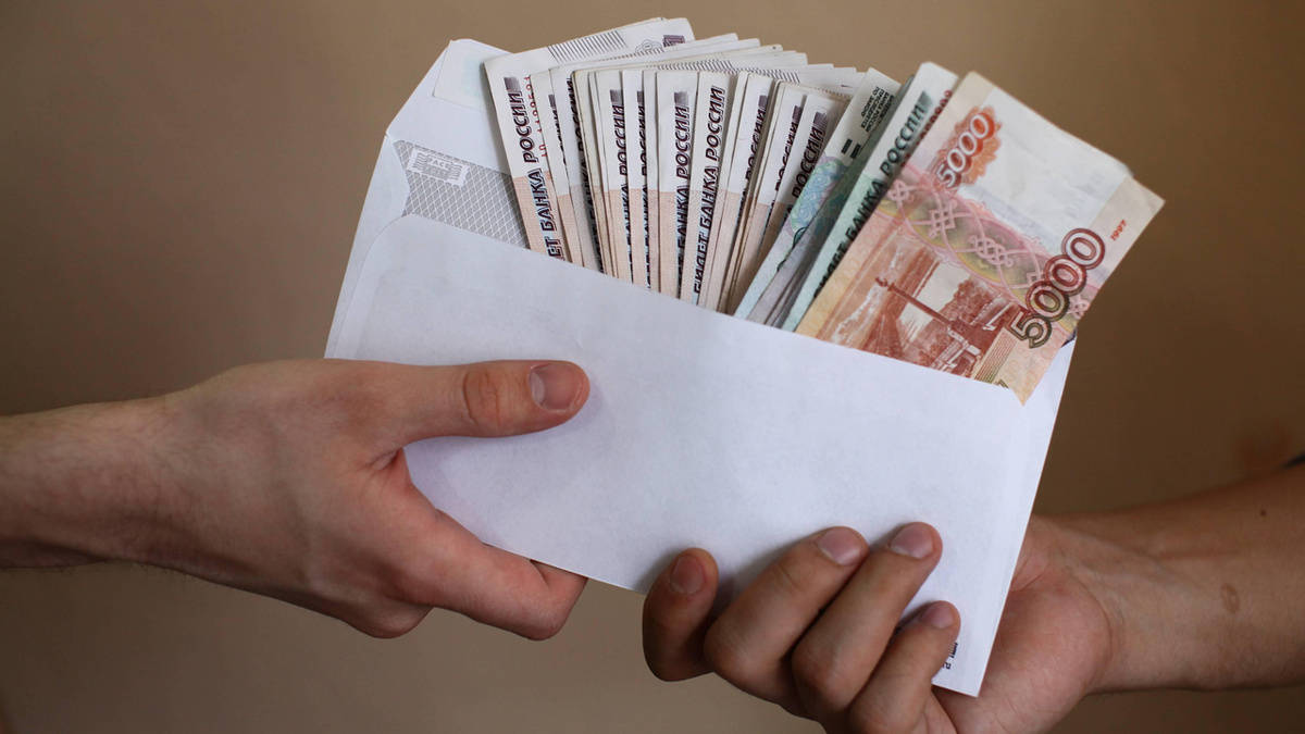Людей поставили в такие условия — когда зарплаты выдавались в конвертах
