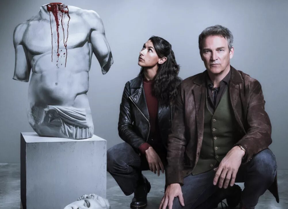    Трейлер новой части "Постучись в мою дверь в Москве" и российская премьера с актером "Настоящей крови": кинодайджест месяца