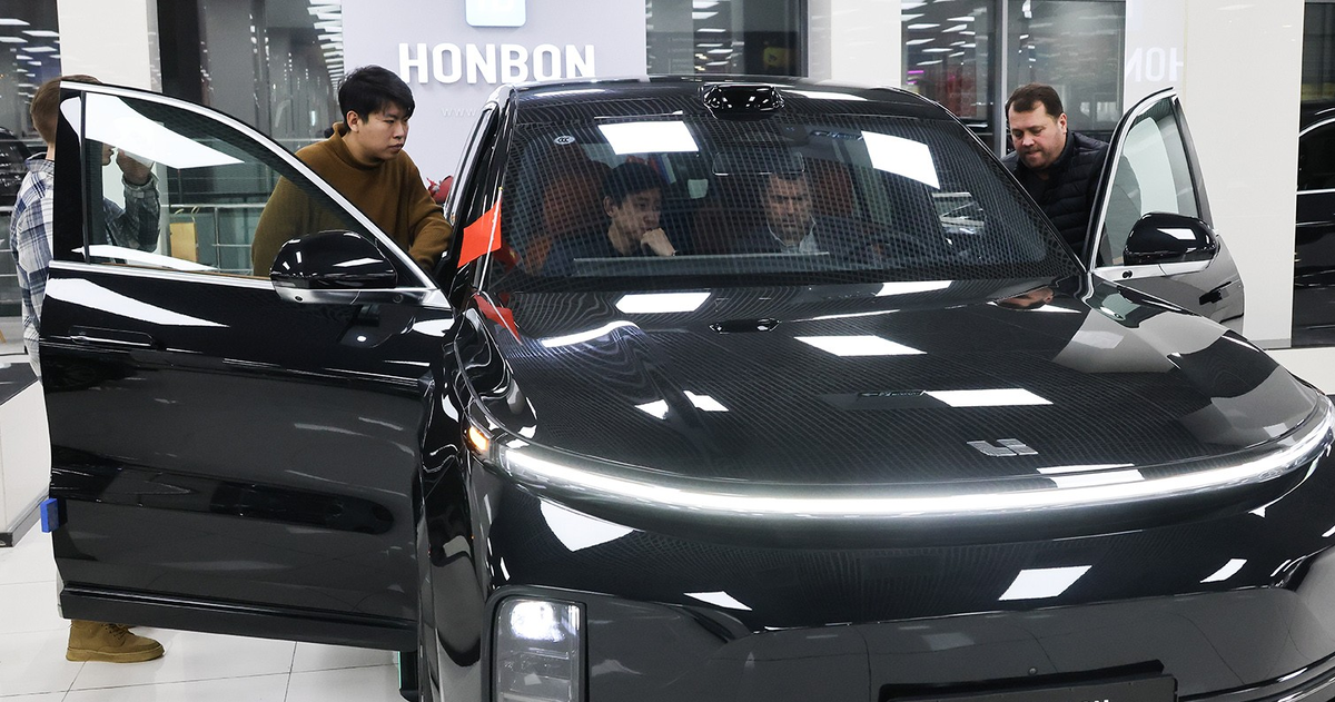 На российском рынке официально представлены только китайские бренды, поэтому выбор нового автомобиля ограничен