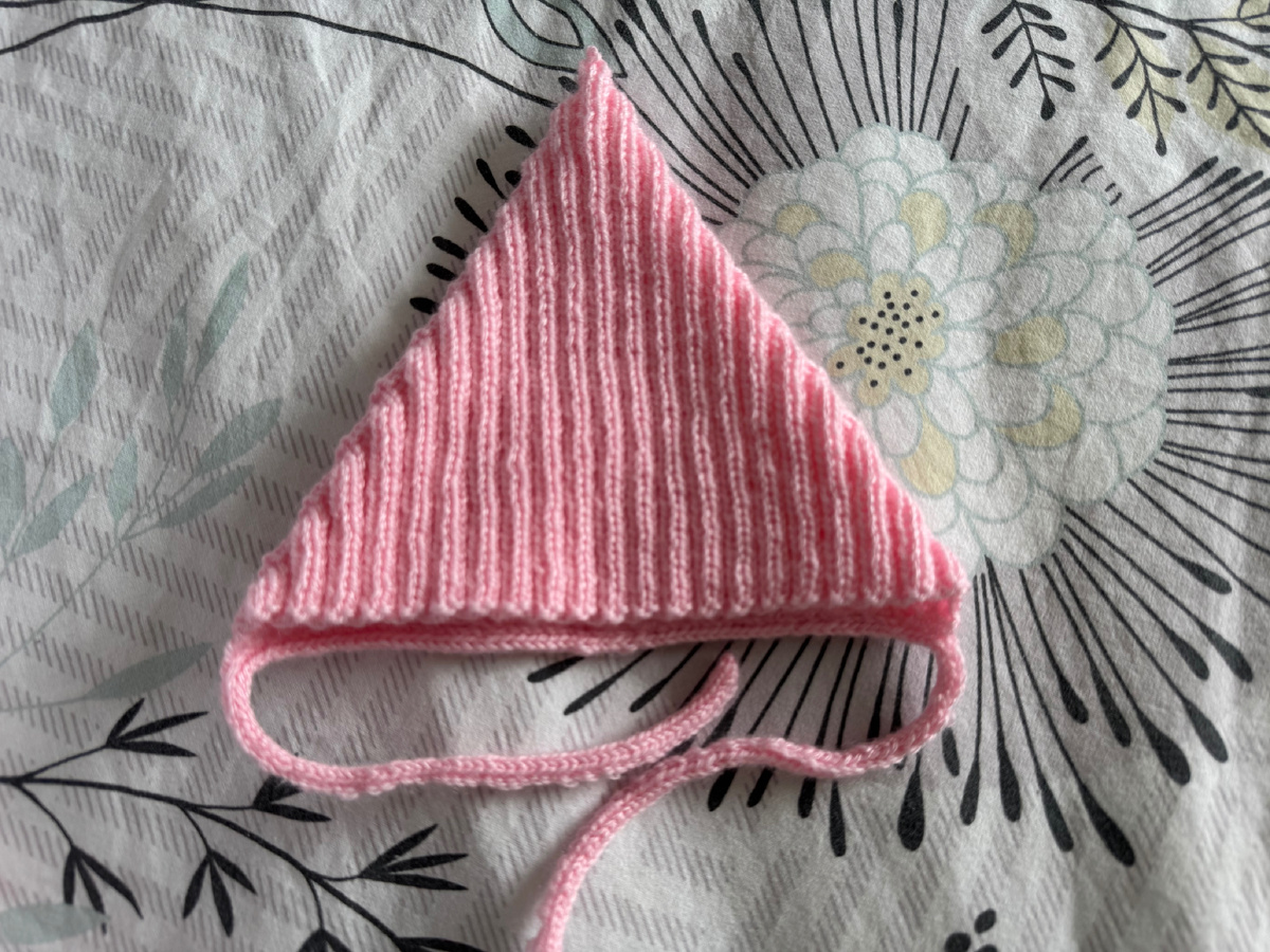 Шапочка примерно на 1-3 месяца