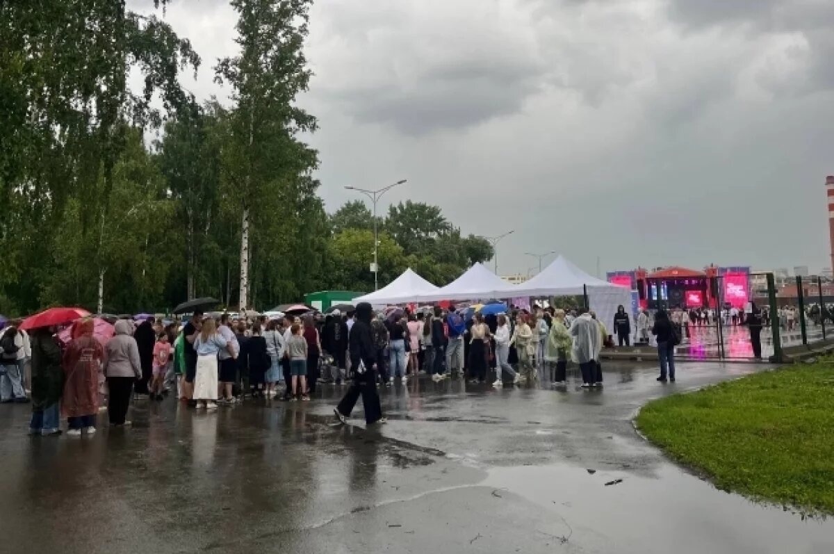    В Екатеринбурге проходит общегородской выпускной