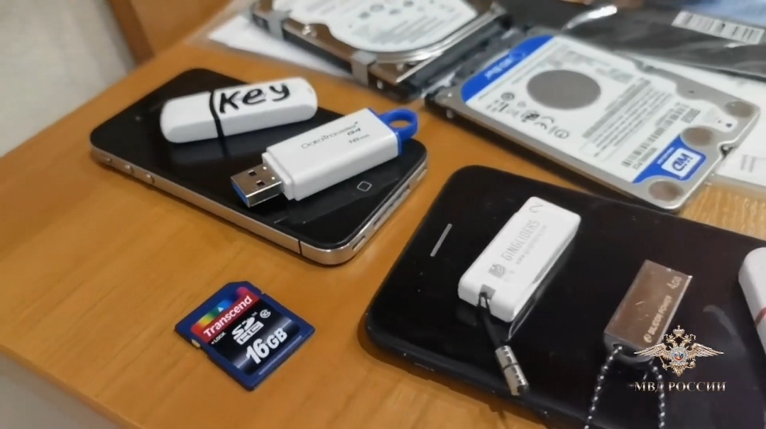 Фото - оперативная съемка МВД. 