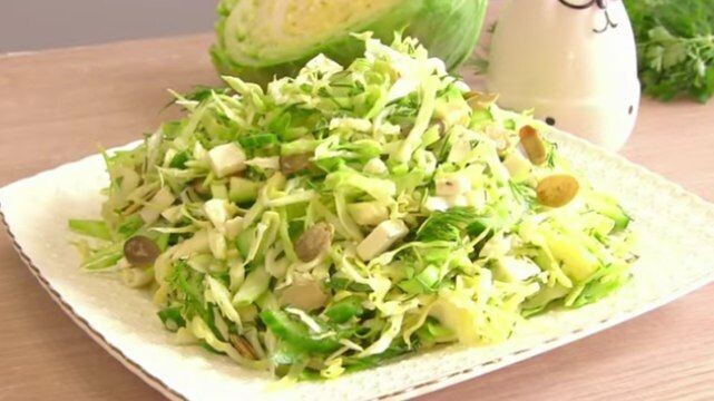Салат из капусты. 