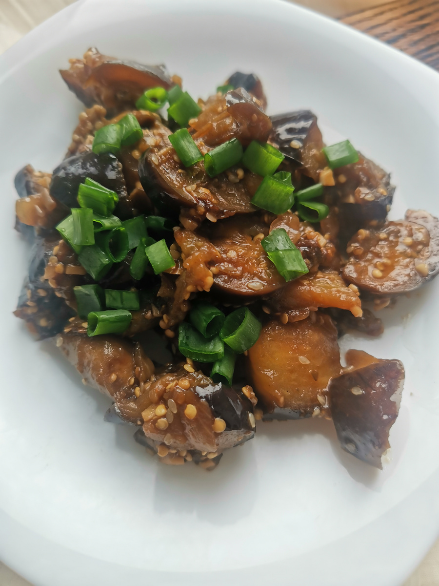 Сочные баклажаны в соевом соусе в корейском стиле