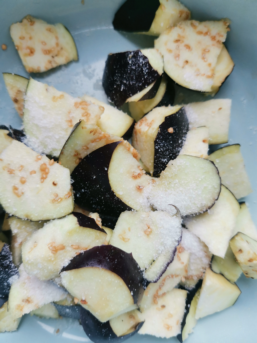 1 баклажан с солью