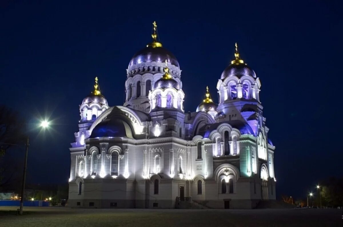    Новочеркасская треш-блогерша разделась у фонтана