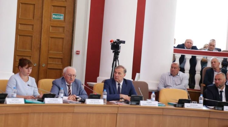     В 2025 году сельхозугодья Орловщины приближаются к 100% охвату отечественными семенами
