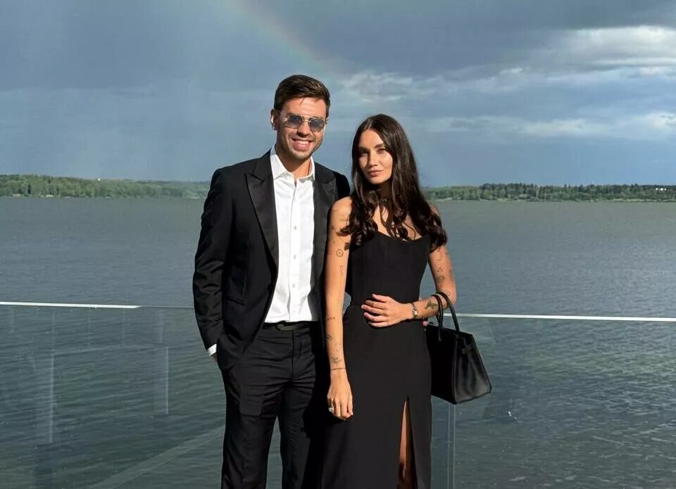    Федор Смолов и Карина Истомина впервые за долгое время вышли в свет