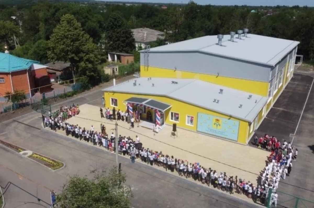    По поручению губернатора в Отрадненском районе открыли новый спортзал