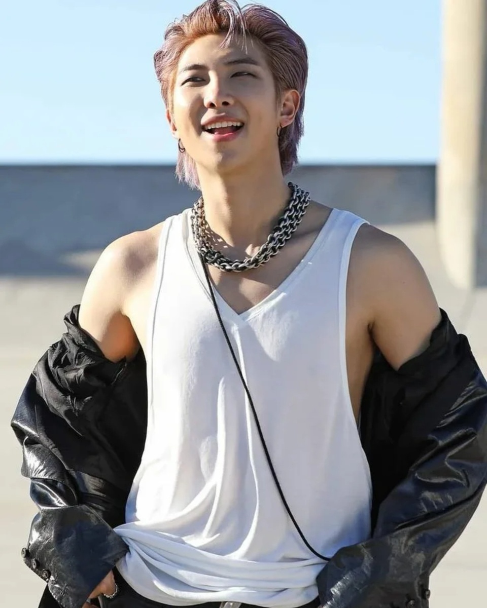 Нарядился, накрасился, можно и поотжиматься! 