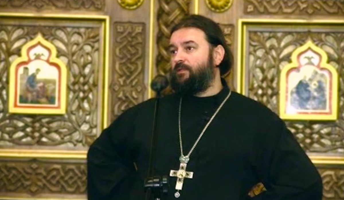 Андрей Ткачёв — протоиерей, настоятель Храма Троицы Живоначальной в Хохлах, писатель, телеведущий, блогер, миссионер.