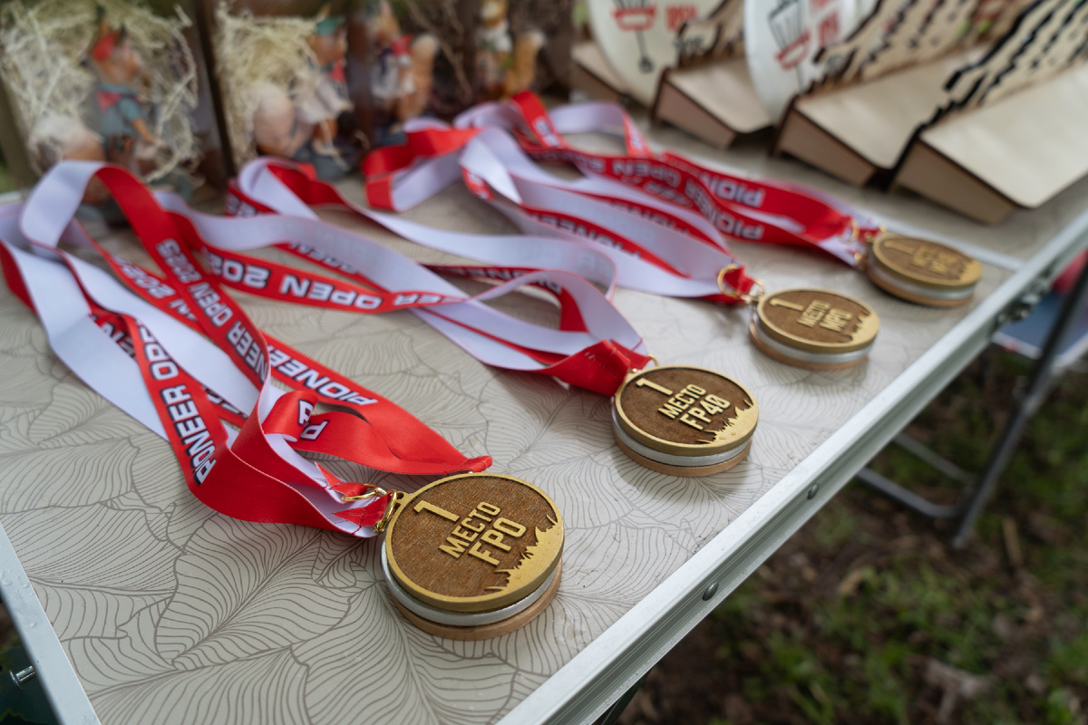 Ждут достойных