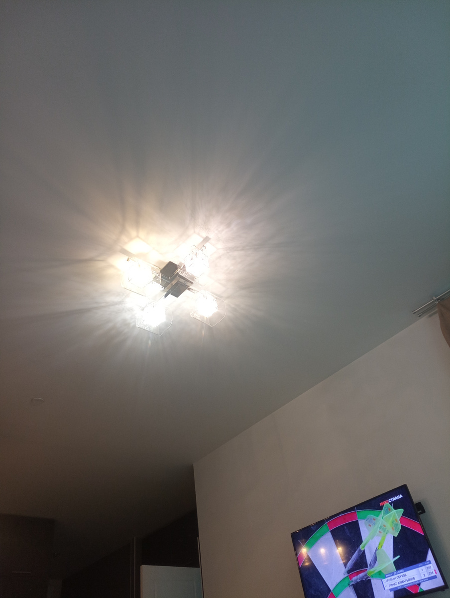 Красивая люстра,в жизни ещё красивей,камера искажает😮‍💨