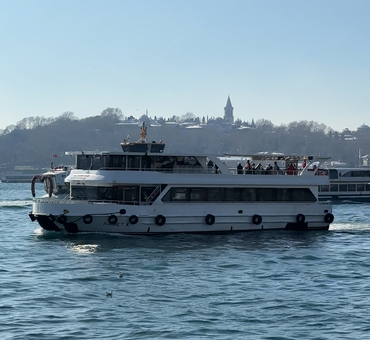 Стамбульский рейсовый паром. Фото из личного архива. 
