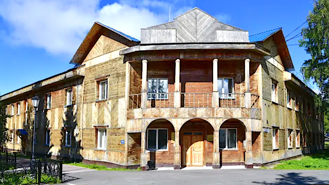 Здание окружкома ВКП(б), 1933 г. – образец довоенной городской архитектуры. Фото: Андрей Ткачев / «Ямал-Медиа». Источник: sever-press.ru