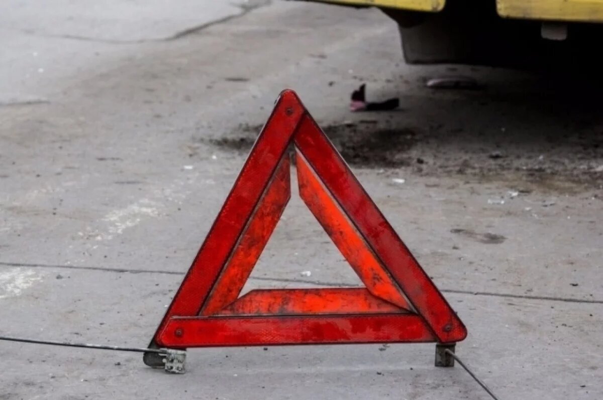    В Александрове на легковые автомобили опрокинулся грузовик с песком