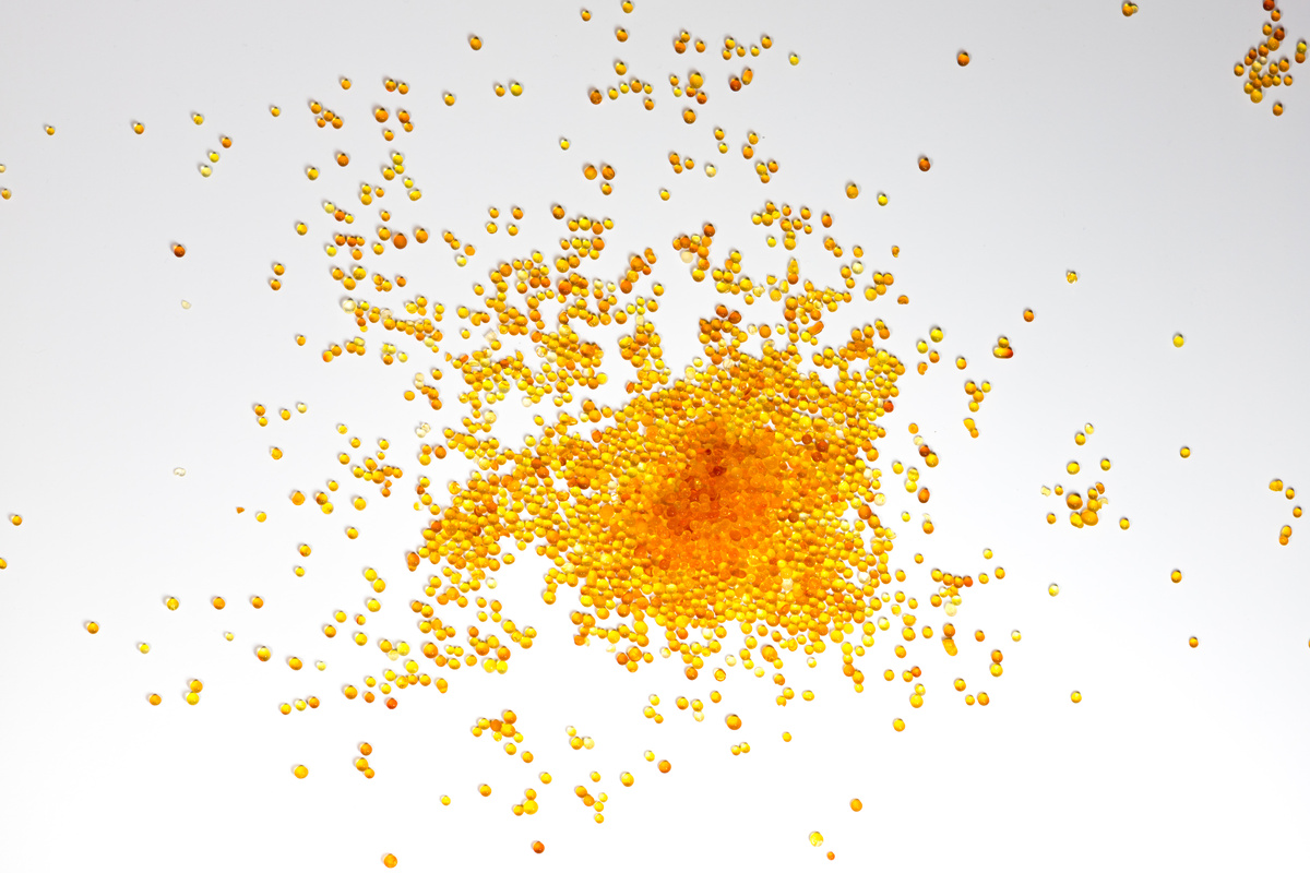     «Не ешьте»: что находится в маленьких пакетиках-влагопоглотителях и как они работают