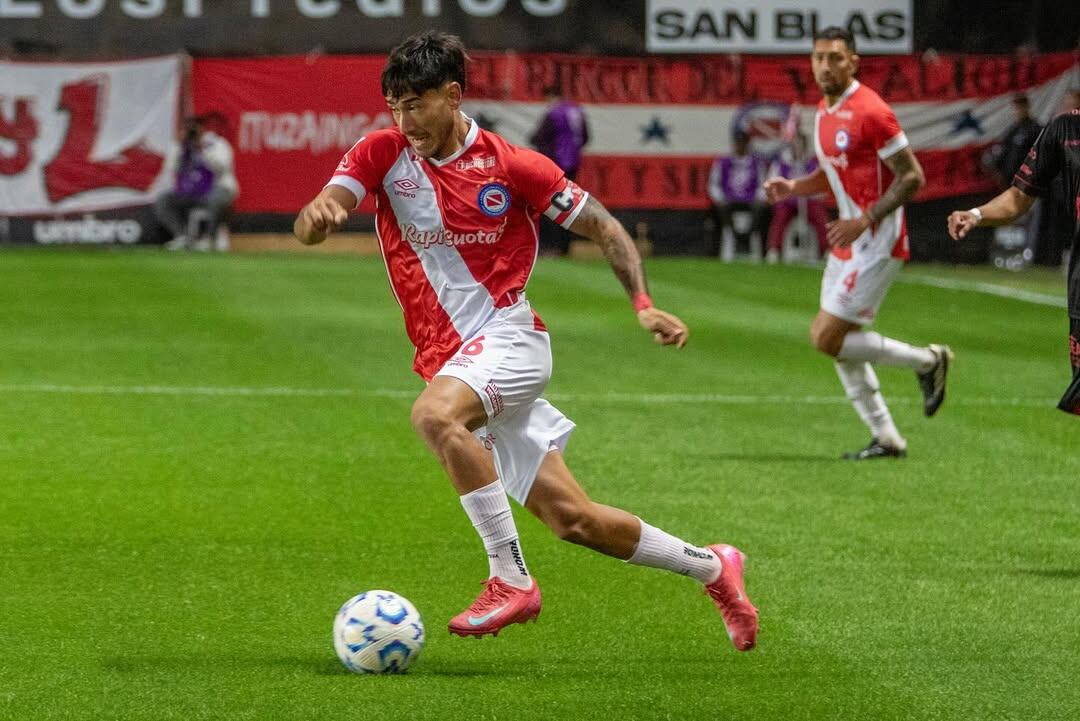    "Архентинос Хуниорс" и "Зенит" планируют завершить сделку по Роману Веге до вторникаевгений