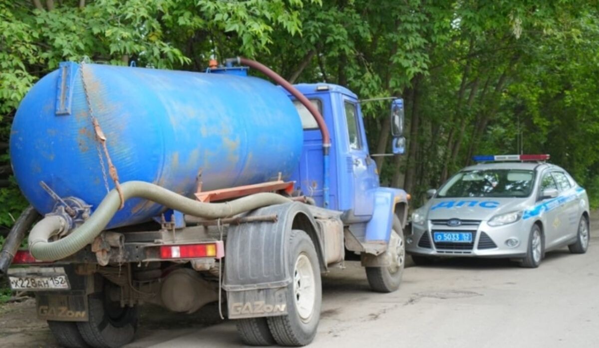     Ассенизатор. Источник: admgor.nnov.ru Автор фото: Администрация Нижнего Новгорода