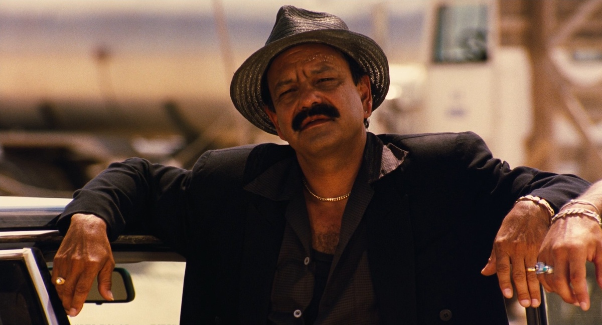 Чич был подписан на роли пограничника и хостеса бара, однако позже ему досталась ещё одна роль, поскольку закреплённый за ней Эрик Эстрада выбыл из проекта.