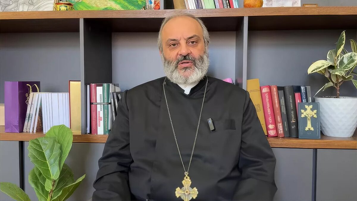 © Photo : Սրբազան պայքար