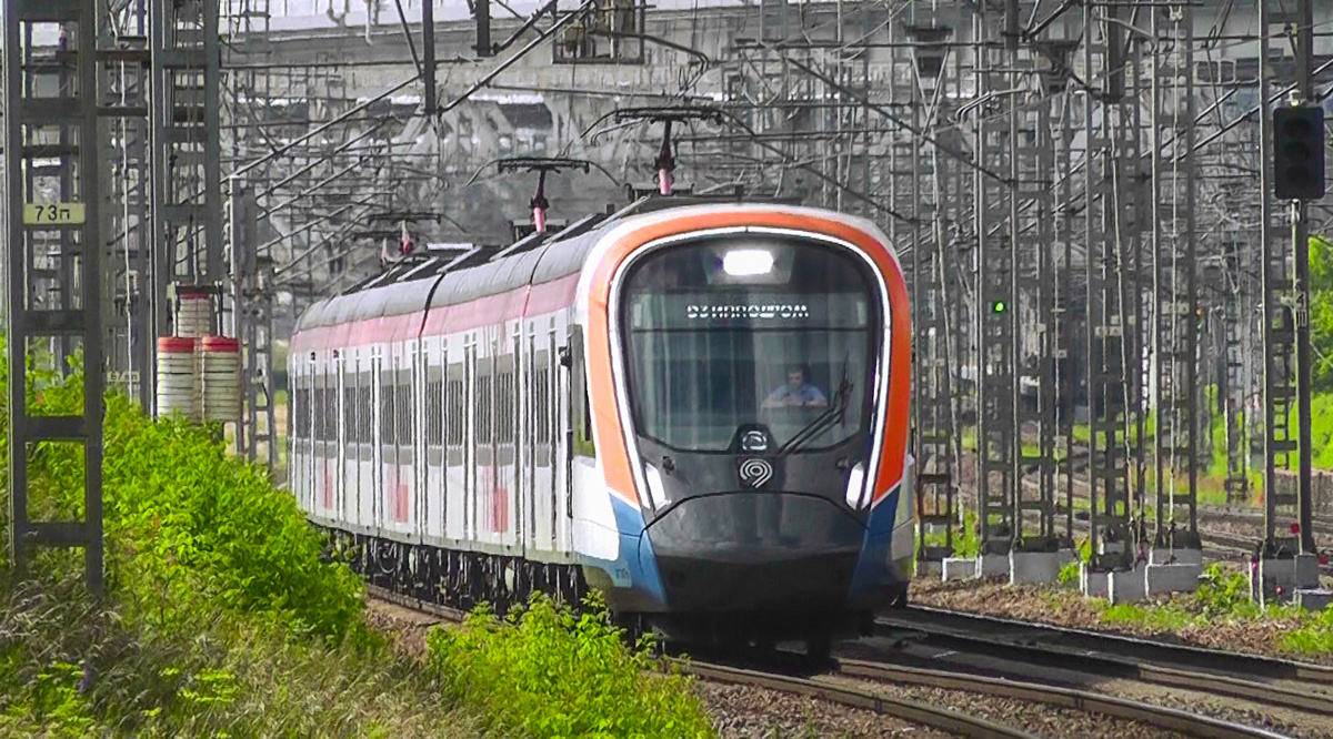 Электропоезд ЭГЭ2Тв "Иволга 4.0" между платформами Лихоборы и Петровско-Разумовская