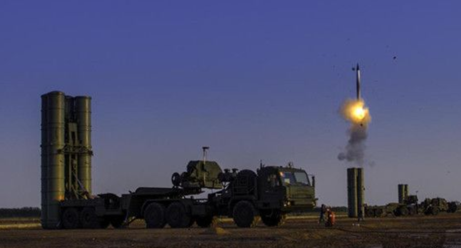 Редкие кадры настоящей боевой работы С-400 "Триумф". Фото ТГ ВВ