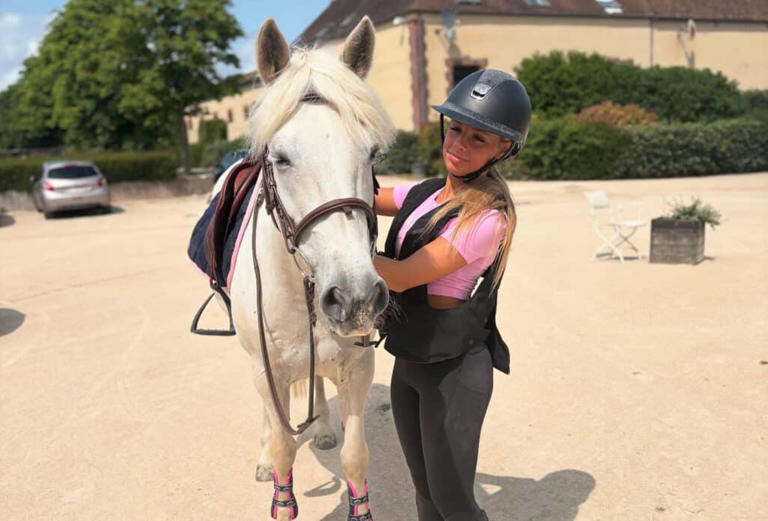 Джулия и её лошадка