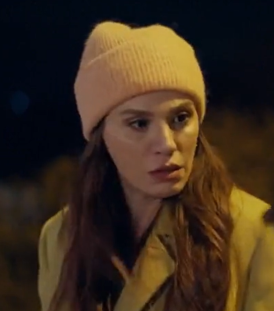 Озлем всегда одевается ярко