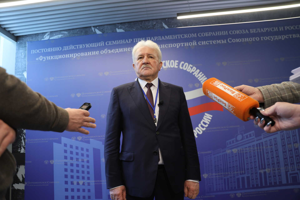 Председатель комиссии Парламентского собрания по транспорту Евгений Москвичёв Фото: пресс-служба ПС СГ