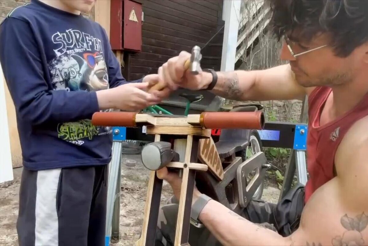    Максим Матвеев с сыном Социальные сети