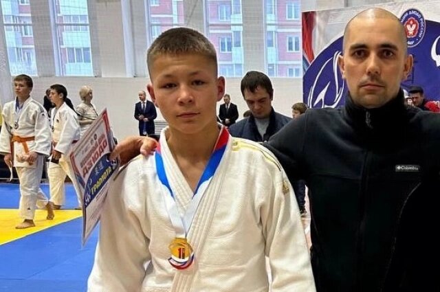    Алексей Носов с тренером Евгением Отто. Фото: предоставлено bur.aif.ru героем публикации.