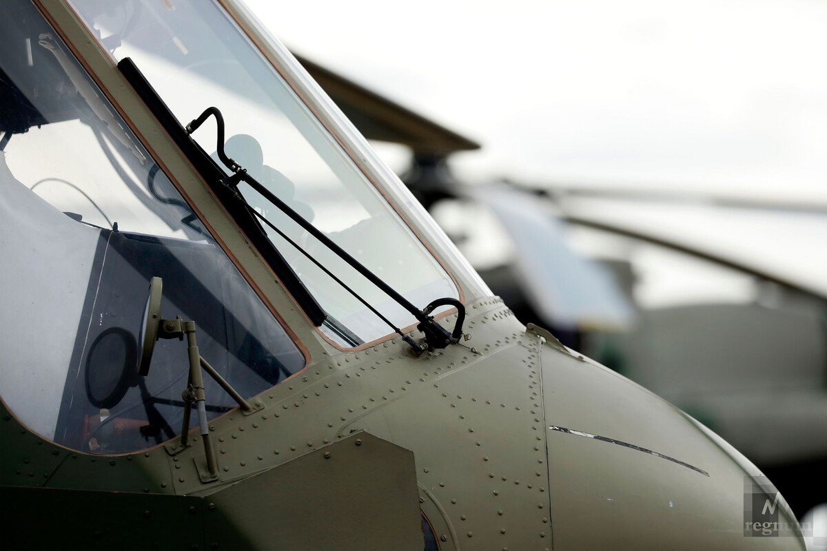    Вертолет Ми-8 перед репетицией парада Победы / Источник: Дарья Драй © ИА REGNUM