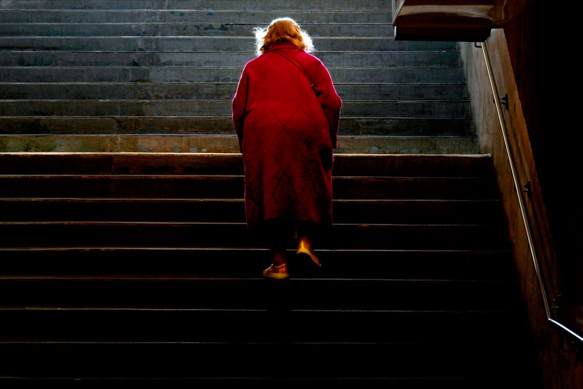 Даже если тиран убежден, что действует из лучших побуждений, он лишает людей права на ошибку и, следовательно, на развитие