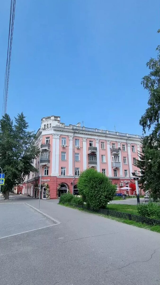    В Барнауле продают двухкомнатную квартиру на проспекте Ленина. Источник: avito.ru