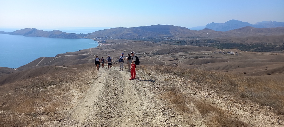 Грунтовка, ведущая в Орджоникидзе