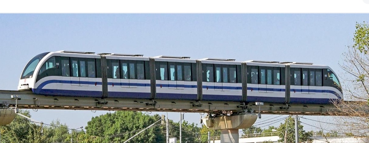 Фото проезжающего монорельса