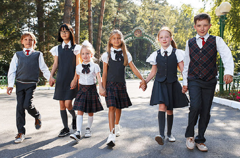 С июля в стране вводится новый стандарт школьной формы - что важно знать родителям и ученикам