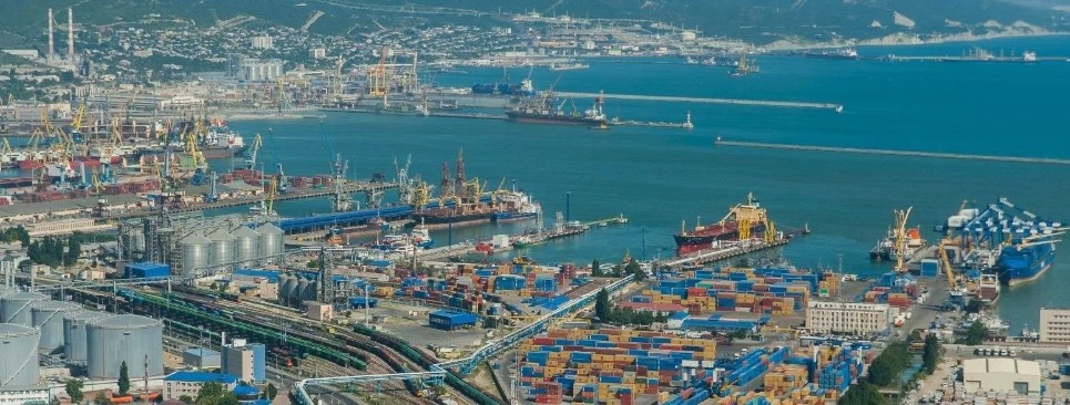 Морской порт Новороссийска с высоты, фото из сети