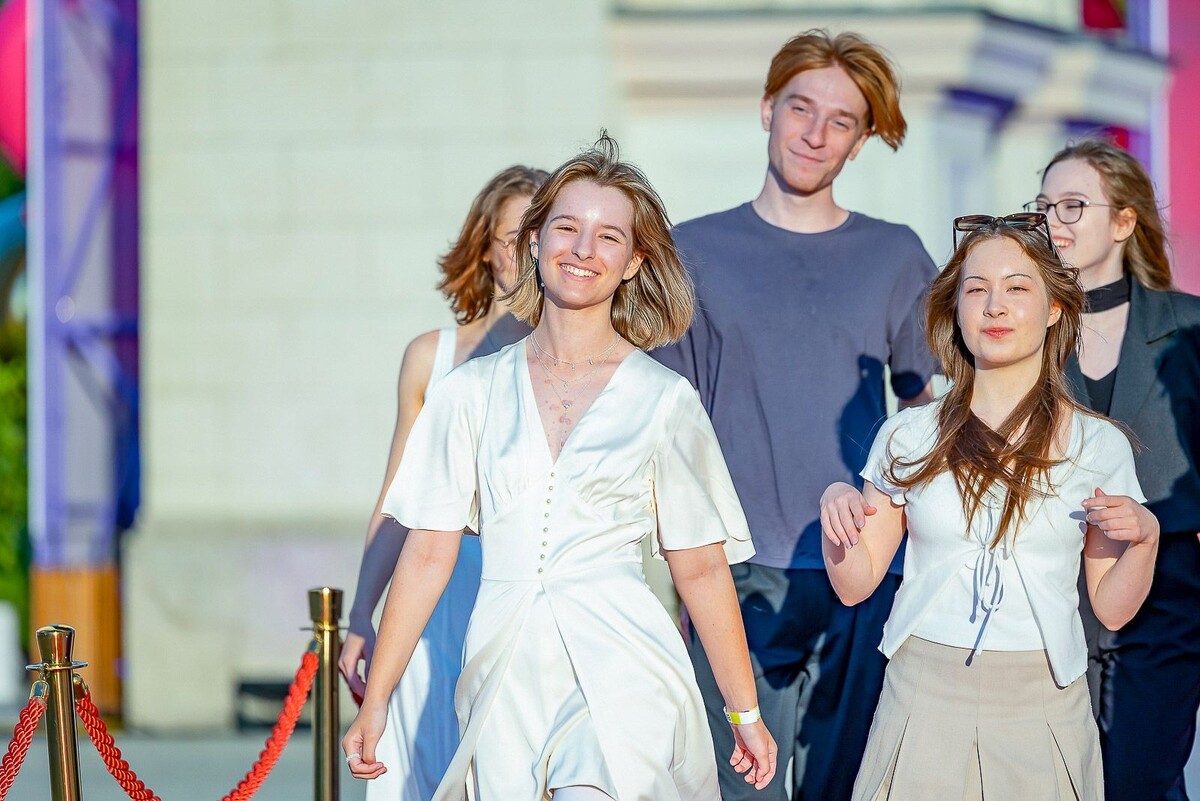    Сергей Собянин поздравил московских выпускников с окончанием школы