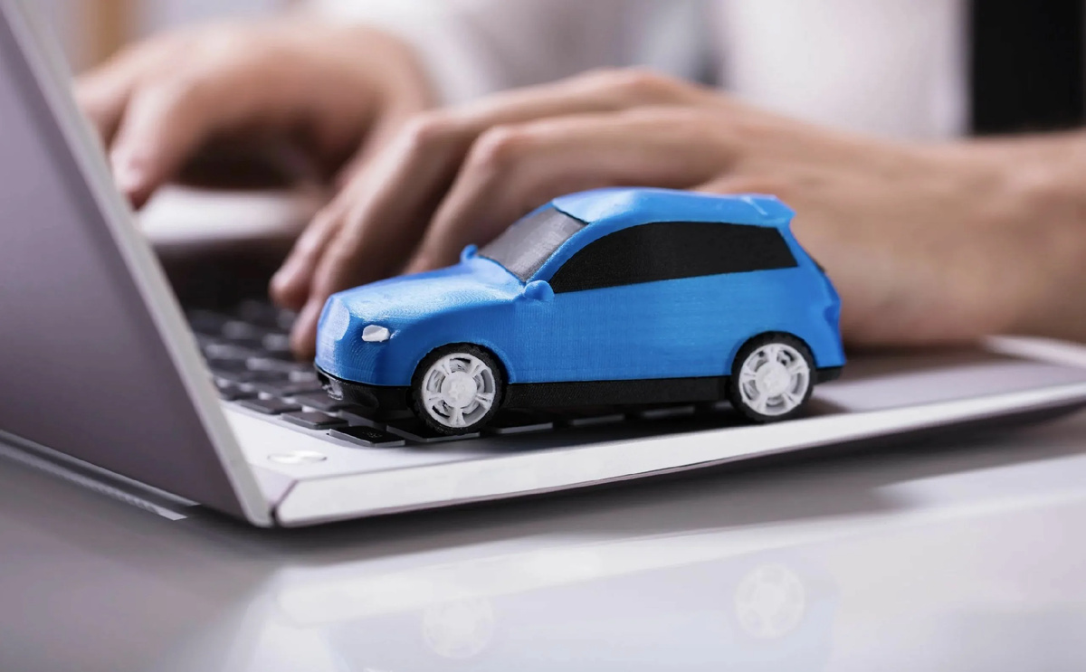 Однако у автовладельцев есть выбор: оформить ограниченный полис (с указанием конкретных водителей) или неограниченный (разрешающий управлять машиной любому человеку с правами).                                                                                                                                          
 Помогу с оформлением полиса ОСАГО пишите в комментарии либо на телеграмм @NikOsago.  Опыт работы 15 лет в этой сфере.   Статья будет полезной ставьте лайк.                          
   