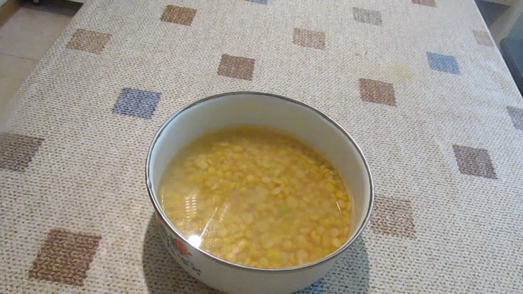 Замачиваю горох.